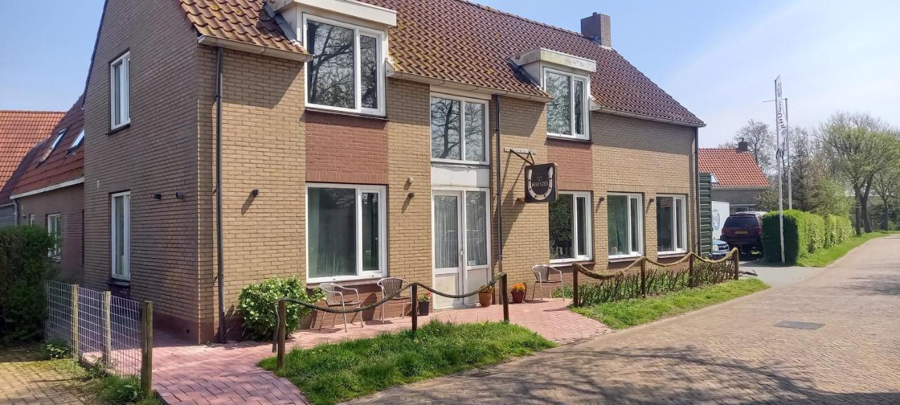 Pension Het Hoefijzer Buren  Eksteriør bilde